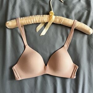 Wireless smooth Wacoal bra in 30B